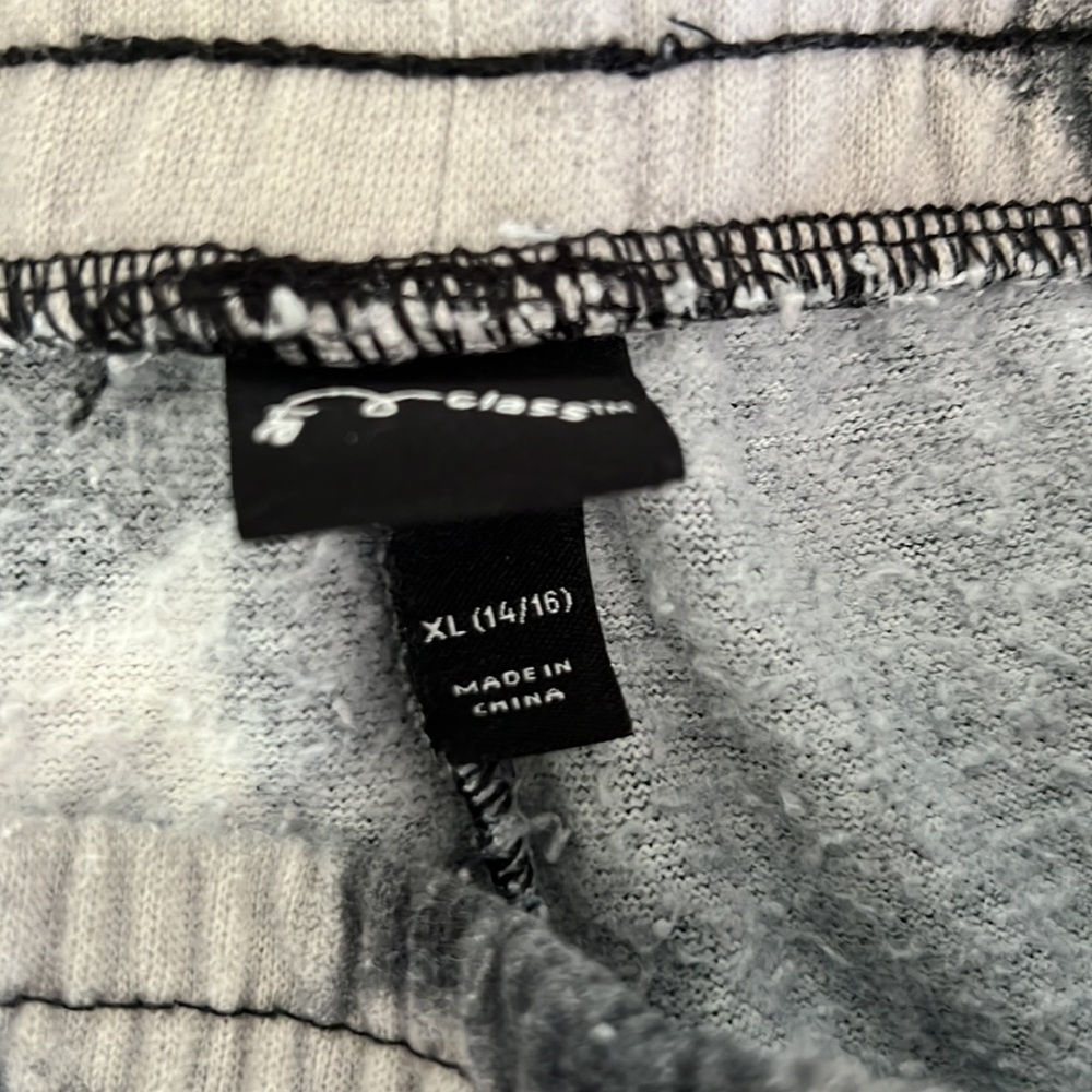 MATCHING ATHLEISURE SET - Picture 5 of 6